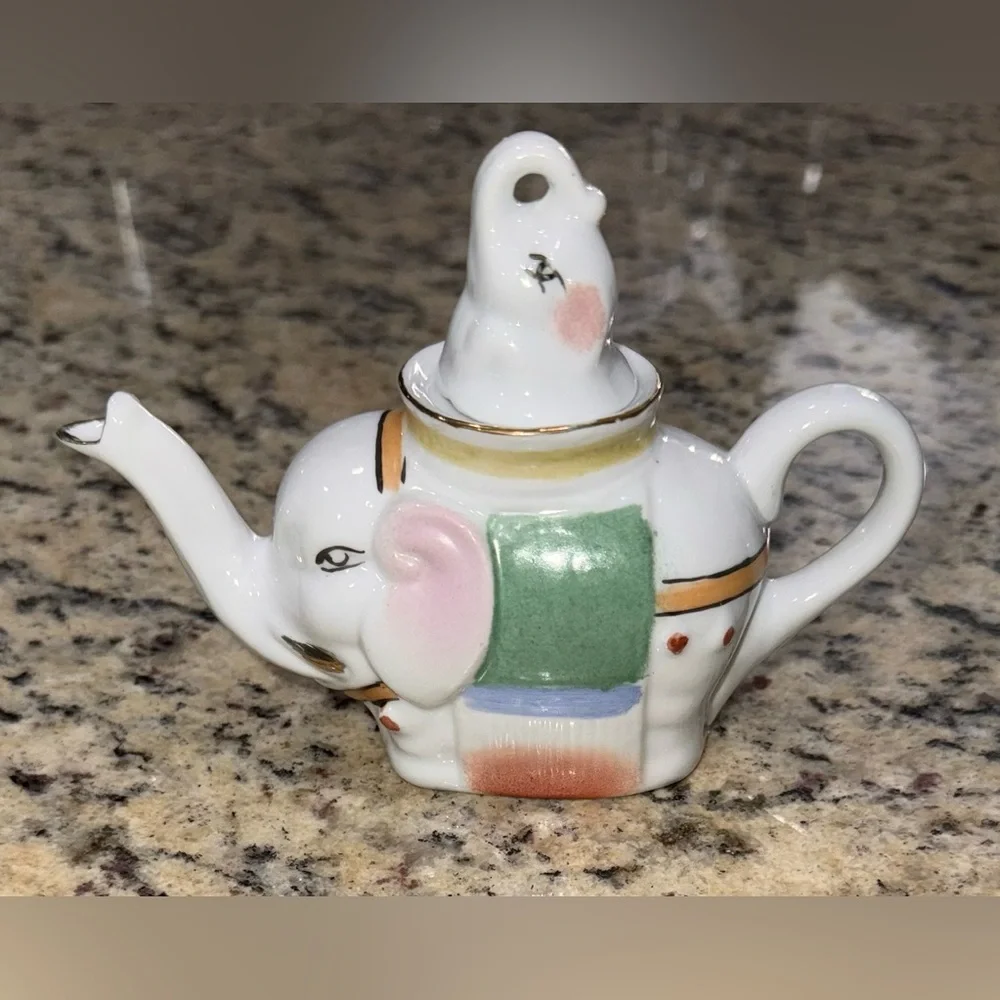 Vintage Pier 1 Imports Hand Painted Ceramic Elephant Teapot!